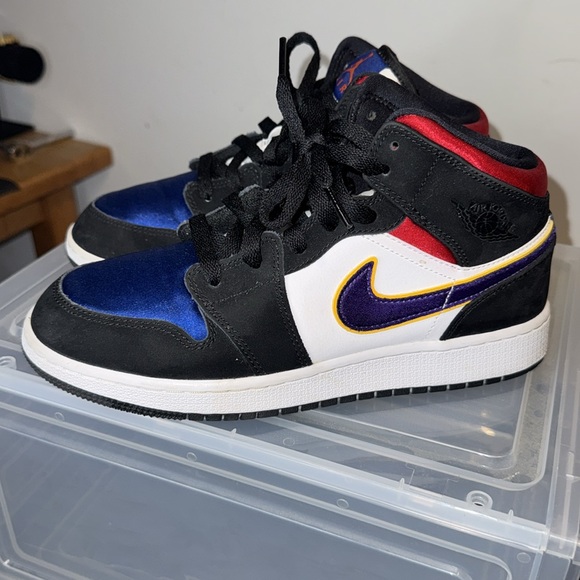 Nike Air Jordan 1 Mid SE TD Lakers Purple White Multi-color BQ6933-005 Size6.5Y - Picture 3 of 6